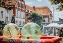 School's out-Party in Seelze startet am Donnerstag, 2. Juli, auf dem Rathausplatz mit kostenlosen Aktionen für Kinder und Familien