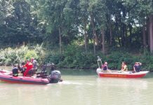 Großangelegte Personensuche am Seitenkanal in Seelze an der Brücke Göxer Landstraße Große Suchaktion am Seitenkanal in Seelze: Am Montagmittag suchten Feuerwehr, Taucher und Rettungsdienst nach einer Person