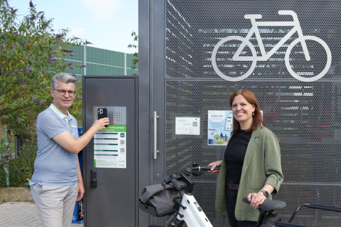 Digitale Fahrradgaragen in Dedensen und Gümmer: Zutritt mit Handy statt Schlüssel Digitale Fahrradgaragen in Dedensen und Gümmer: Seit 28.07.2026 öffnet die Stadt Seelze die Stellplätze am S-Bahn-Haltepunkt für digitalen Zutritt