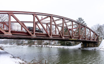 Kanalbrücke in Seelze wieder für den Kraftverkehr frei Die Kanalbrücke in Seelze ist nach Sanierung wieder frei: Am Donnerstag hob das Amt die Sperrung an der Göxer Landstraße auf
