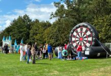 RSV Sport- und Spielfest in Seelze lockt 630 Besucher auf die Anlage an der Hannoverschen Straße RSV Fest in Seelze: Der RSV feierte am Samstag an der Hannoverschen Straße mit 630 Gästen, Sportaktionen und Jugendfeuerwehr sein 75-jähriges Bestehen