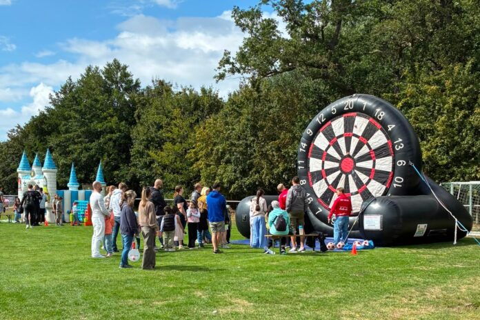 RSV Fest in Seelze - Sport und Spiel begeistert in Seelze RSV Fest in Seelze: Der RSV feierte am Samstag an der Hannoverschen Straße mit 630 Gästen, Sportaktionen und Jugendfeuerwehr sein 75-jähriges Bestehen