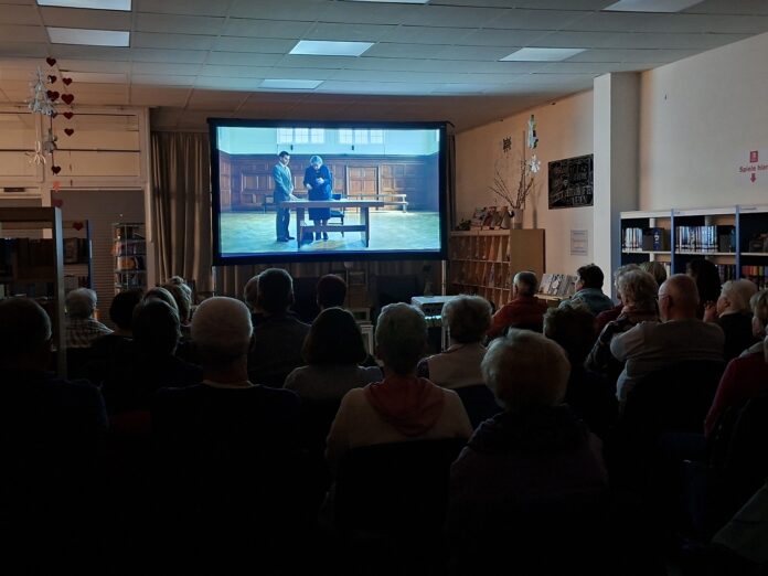 Filmdienstage in Seelze: Bibliothek startet mit Tragikomödie In Seelze starten am 6. Oktober die Filmdienstage in der Stadtbibliothek an der Goethestraße 1 mit einer Tragikomödie und freiem Eintritt