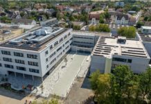 An der Bertolt-Brecht-Gesamtschule in Seelze fällt am Montag der Unterricht aus Wasserschaden an der Bertolt-Brecht-Gesamtschule: In Seelze fällt am 31. August der Präsenzunterricht aus, das Sekretariat bleibt geschlossen